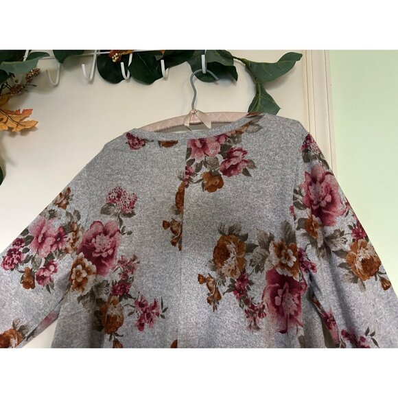 Green Envelope Gray Floral Asymmetrical Hem Tunic Top Women’s Size 2X 3/4 Sleeve - Picture 9 of 10
